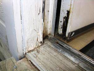 Signs Your Door Need Replacement Image